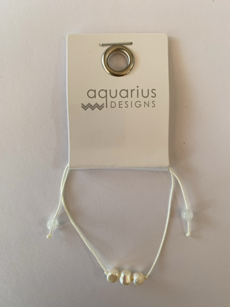  Adjustable Bracelet with Pearls